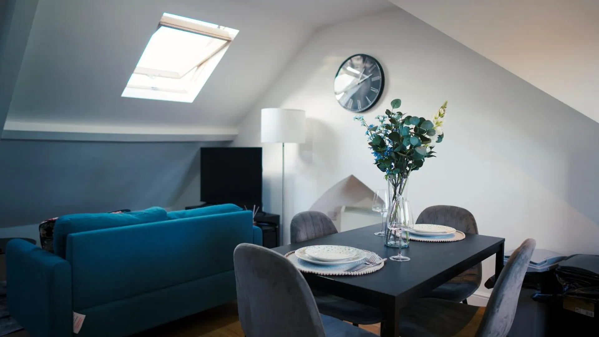 Luxury 3 Bed City Centre Apartment - Free Parking Cardiff